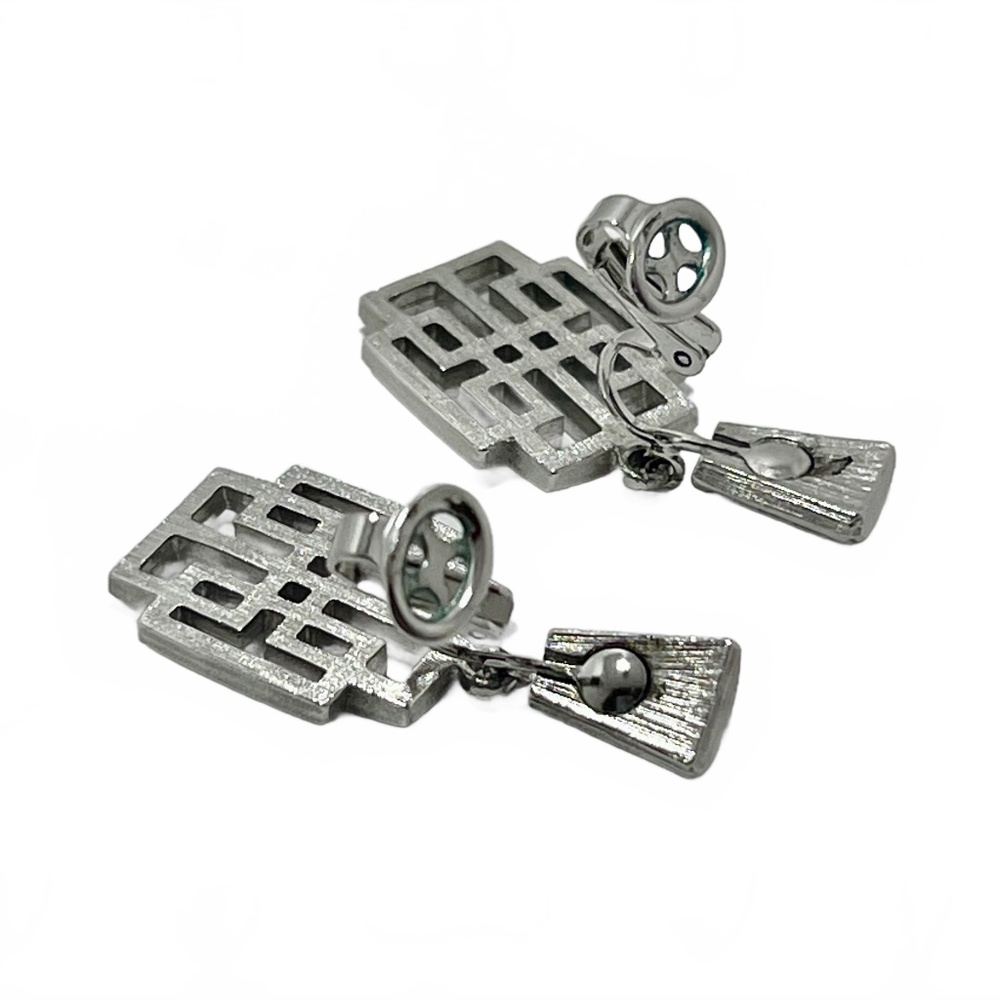 Vintage Trifari Greek Key Clip-on Earrings - Picture 3 of 4